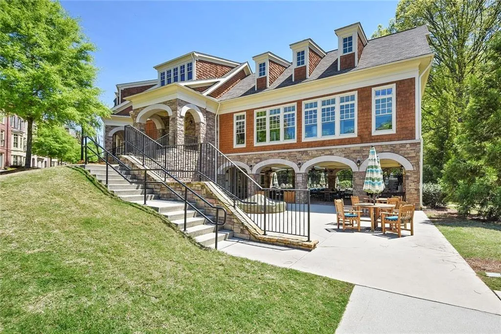 200 River Vista Drive Unit 423, Atlanta, Georgia 30339, 2 Bedrooms Bedrooms, ,2 BathroomsBathrooms,Residential,Sold,200 River Vista Drive Unit 423,5826148