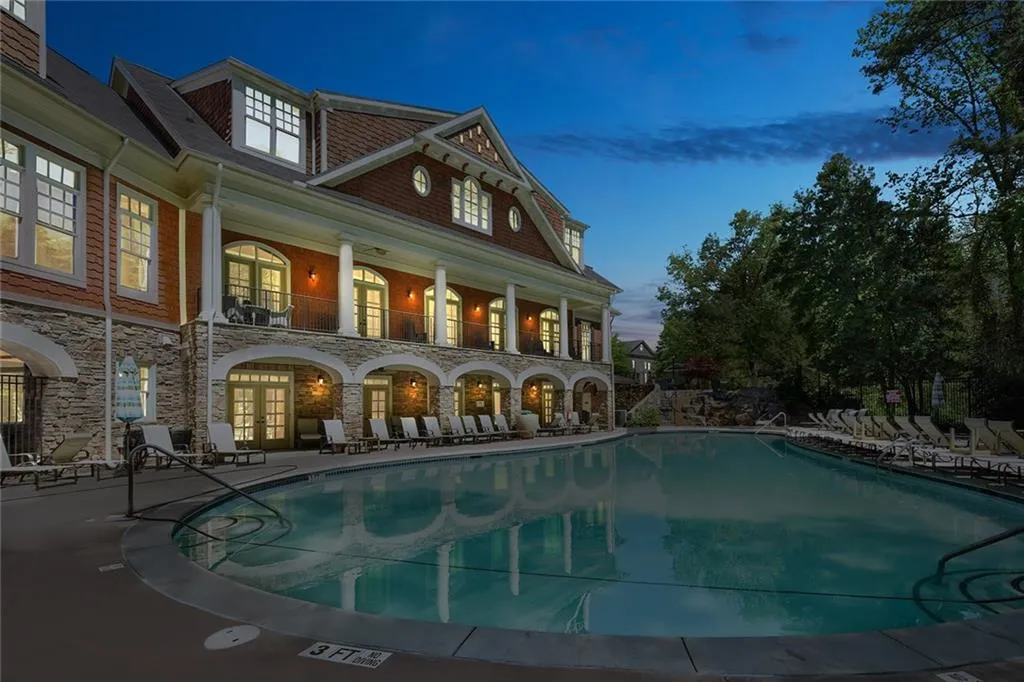 200 River Vista Drive Unit 423, Atlanta, Georgia 30339, 2 Bedrooms Bedrooms, ,2 BathroomsBathrooms,Residential,Sold,200 River Vista Drive Unit 423,5826148