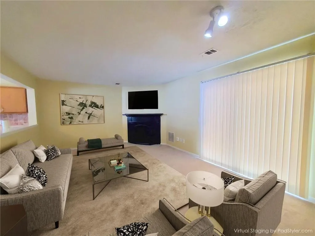 1702 Queen Anne Court, Sandy Springs, Georgia 30350, 2 Bedrooms Bedrooms, ,2 BathroomsBathrooms,Residential,Sold,1702 Queen Anne Court,6761131