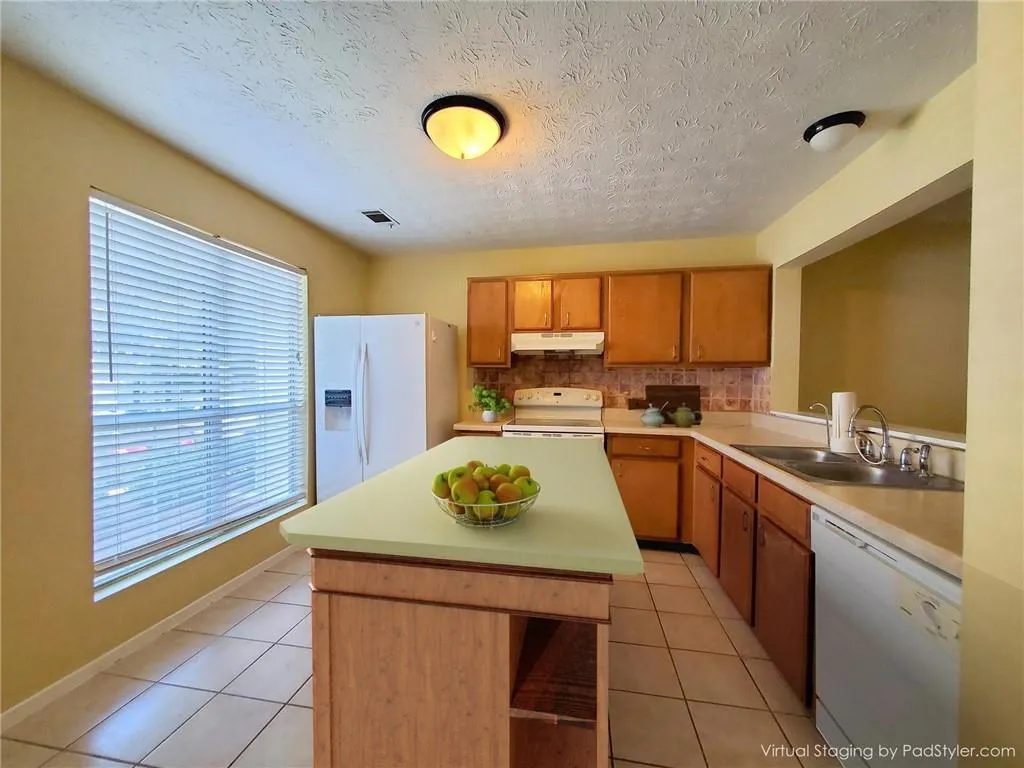 1702 Queen Anne Court, Sandy Springs, Georgia 30350, 2 Bedrooms Bedrooms, ,2 BathroomsBathrooms,Residential,Sold,1702 Queen Anne Court,6761131