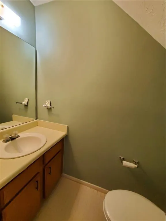 1702 Queen Anne Court, Sandy Springs, Georgia 30350, 2 Bedrooms Bedrooms, ,2 BathroomsBathrooms,Residential,Sold,1702 Queen Anne Court,6761131