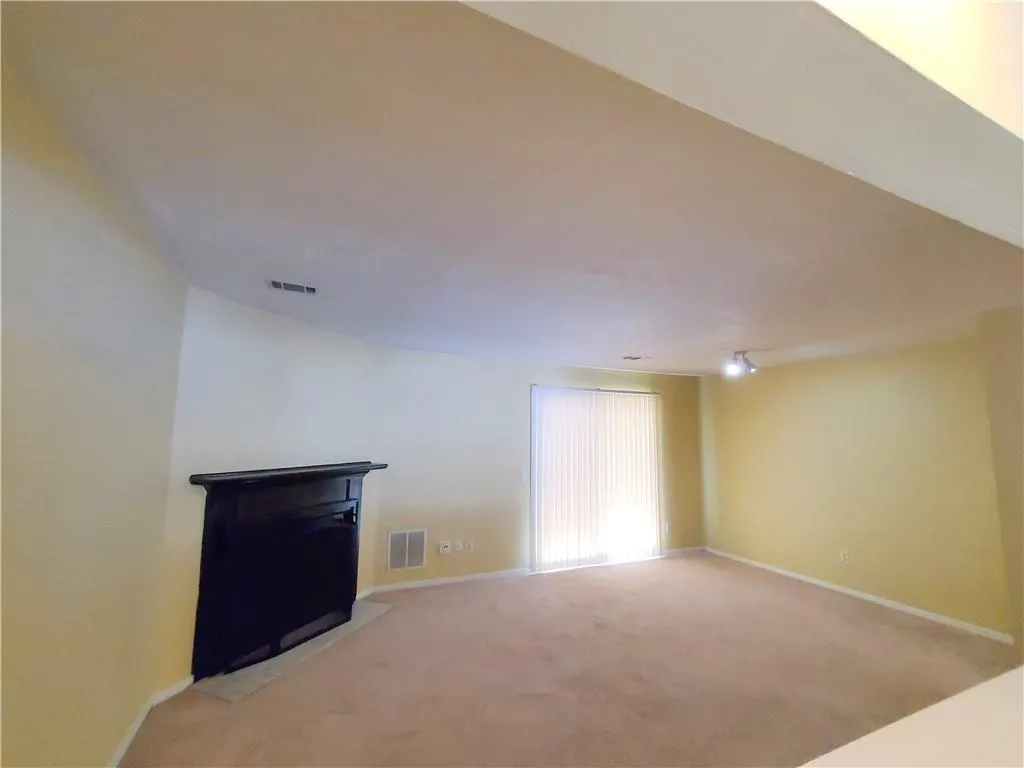 1702 Queen Anne Court, Sandy Springs, Georgia 30350, 2 Bedrooms Bedrooms, ,2 BathroomsBathrooms,Residential,Sold,1702 Queen Anne Court,6761131