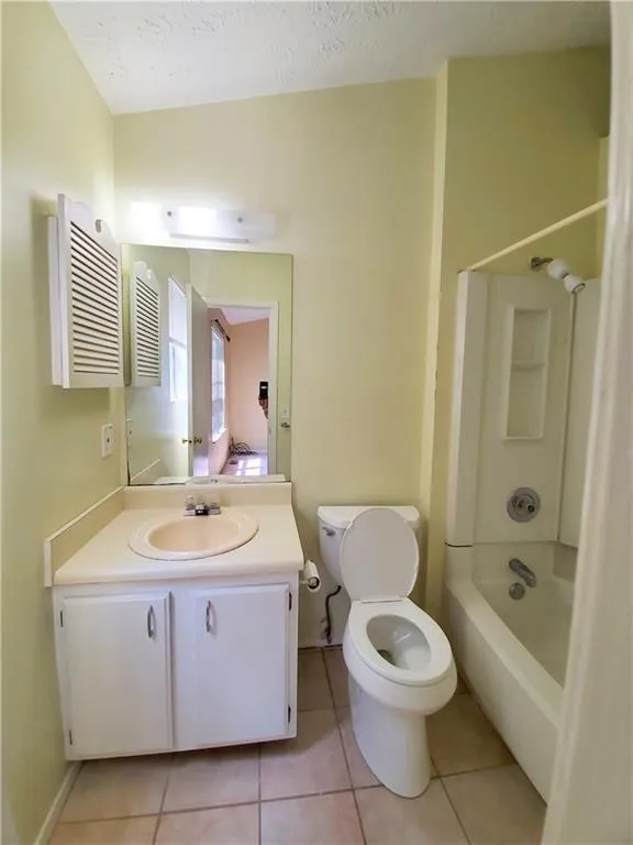 1702 Queen Anne Court, Sandy Springs, Georgia 30350, 2 Bedrooms Bedrooms, ,2 BathroomsBathrooms,Residential,Sold,1702 Queen Anne Court,6761131