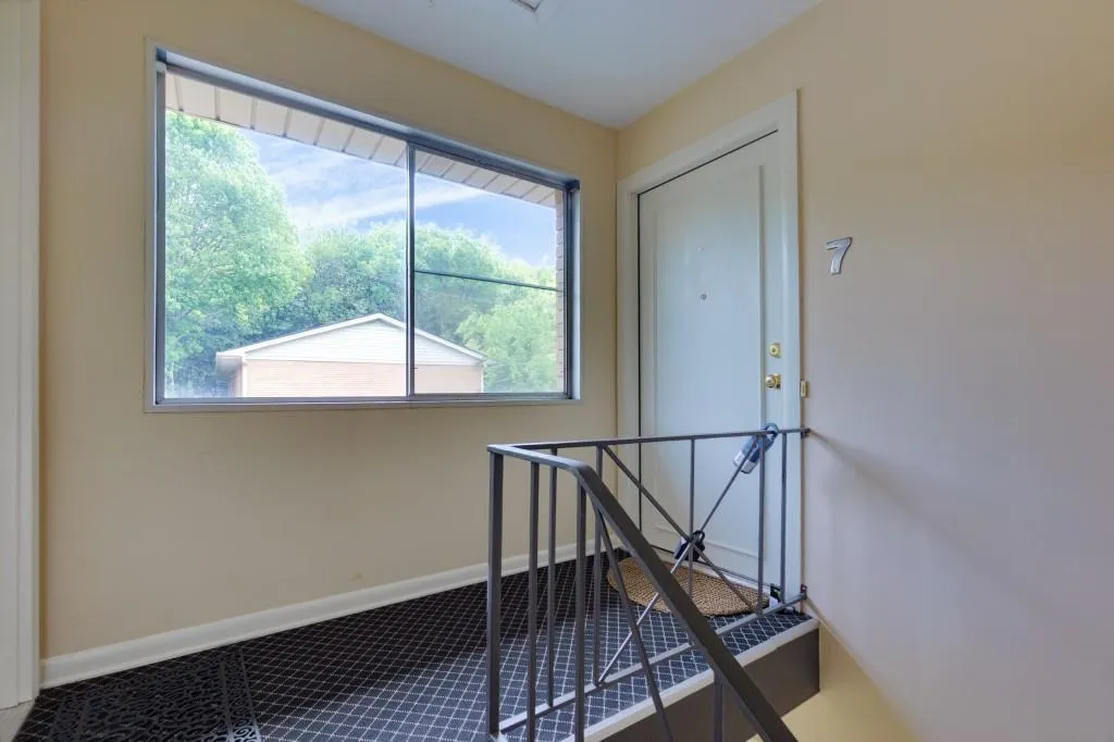 100 Biscayne Drive Nw Unit D7, Atlanta, Georgia 30309, 1 Bedroom Bedrooms, ,1 BathroomBathrooms,Residential,For Sale,100 Biscayne Drive Nw Unit D7,7574393