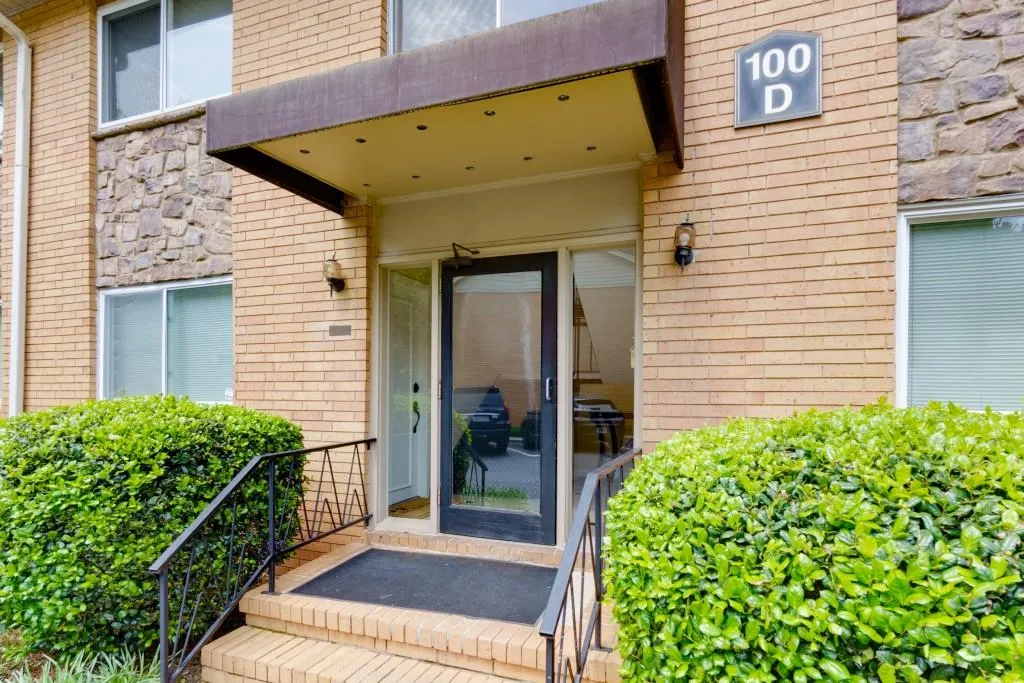 100 Biscayne Drive Nw Unit D7, Atlanta, Georgia 30309, 1 Bedroom Bedrooms, ,1 BathroomBathrooms,Residential,For Sale,100 Biscayne Drive Nw Unit D7,7574393