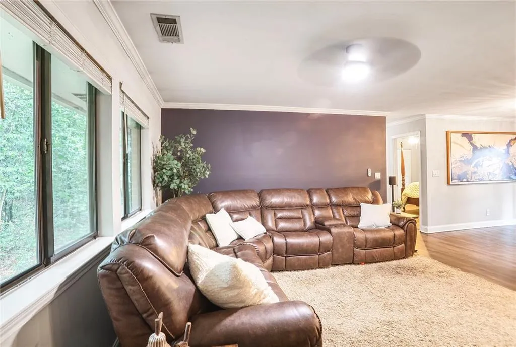 4266 Roswell Road Ne Unit L3, Atlanta, Georgia 30342, 3 Bedrooms Bedrooms, ,2 BathroomsBathrooms,Residential,For Sale,4266 Roswell Road Ne Unit L3,7590423