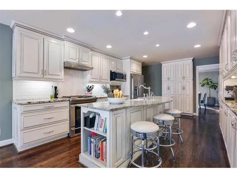 310 Riverhill Drive, Sandy Springs, Georgia 30328, 5 Bedrooms Bedrooms, ,4 BathroomsBathrooms,Residential,Sold,310 Riverhill Drive,5788162