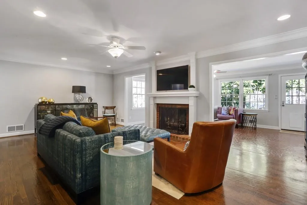 310 Riverhill Drive, Sandy Springs, Georgia 30328, 5 Bedrooms Bedrooms, ,4 BathroomsBathrooms,Residential,Sold,310 Riverhill Drive,5788162