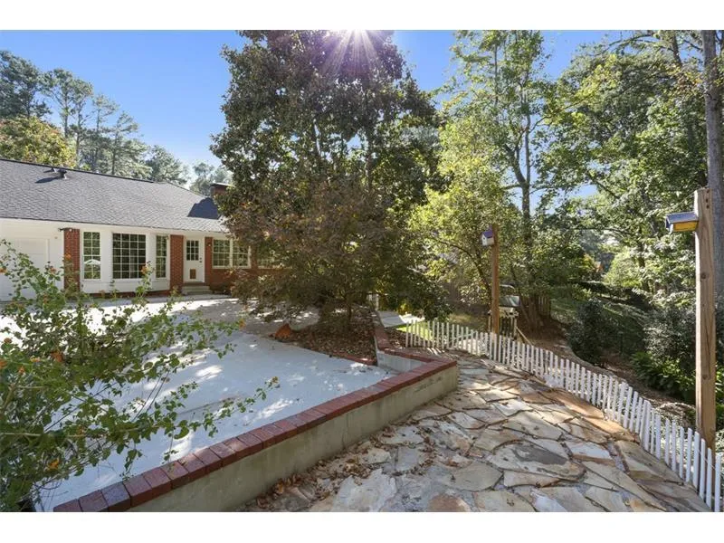 310 Riverhill Drive, Sandy Springs, Georgia 30328, 5 Bedrooms Bedrooms, ,4 BathroomsBathrooms,Residential,Sold,310 Riverhill Drive,5788162