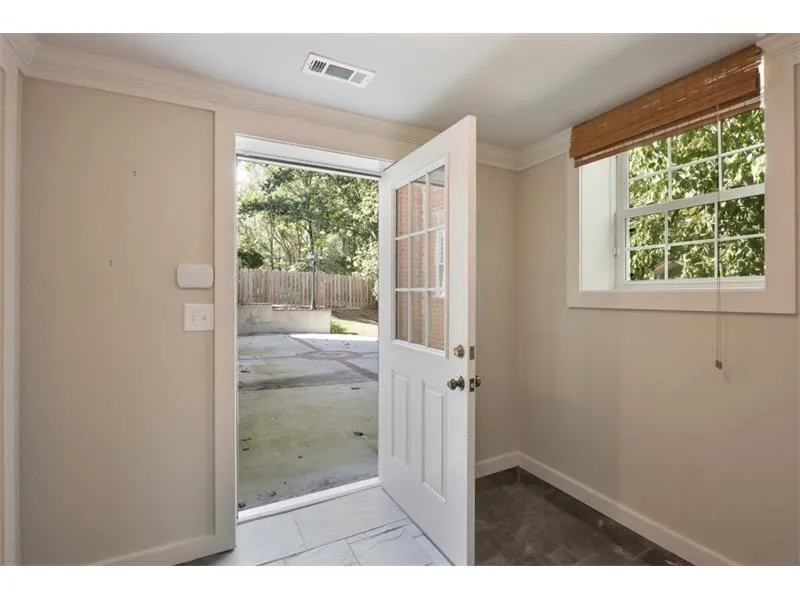 310 Riverhill Drive, Sandy Springs, Georgia 30328, 5 Bedrooms Bedrooms, ,4 BathroomsBathrooms,Residential,Sold,310 Riverhill Drive,5788162