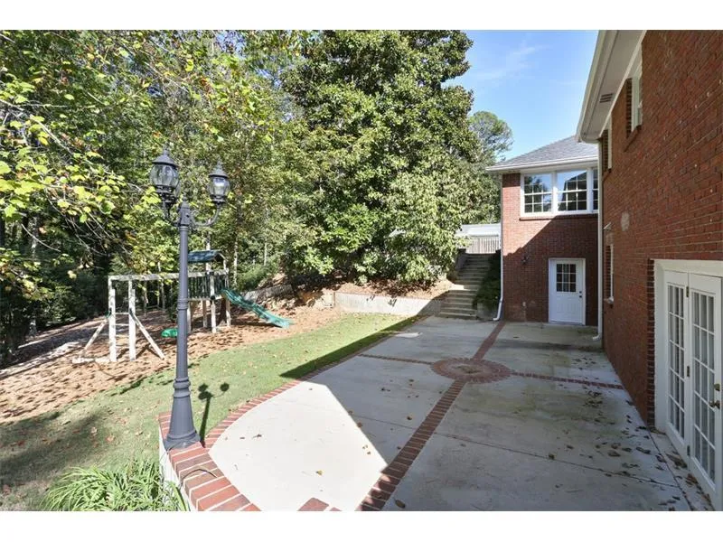 310 Riverhill Drive, Sandy Springs, Georgia 30328, 5 Bedrooms Bedrooms, ,4 BathroomsBathrooms,Residential,Sold,310 Riverhill Drive,5788162