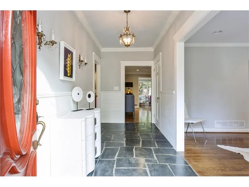 310 Riverhill Drive, Sandy Springs, Georgia 30328, 5 Bedrooms Bedrooms, ,4 BathroomsBathrooms,Residential,Sold,310 Riverhill Drive,5788162