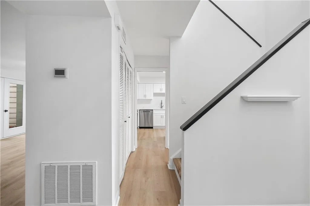 11 Forrest Place, Atlanta, Georgia 30328, 3 Bedrooms Bedrooms, ,3 BathroomsBathrooms,Residential,Sold,11 Forrest Place,7700680