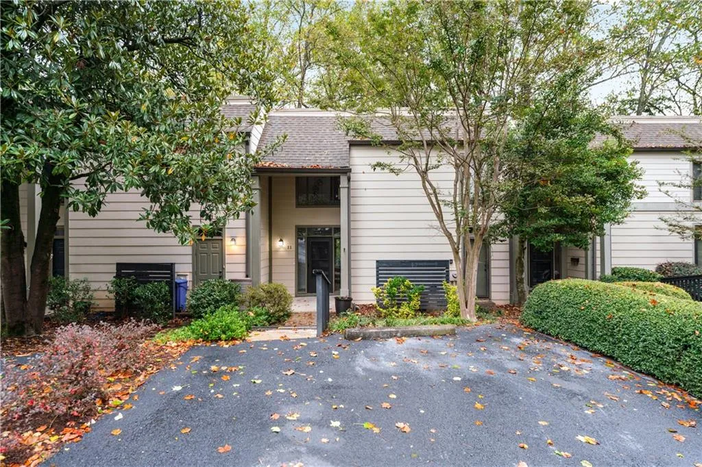 11 Forrest Place, Atlanta, Georgia 30328, 3 Bedrooms Bedrooms, ,3 BathroomsBathrooms,Residential,Sold,11 Forrest Place,7700680