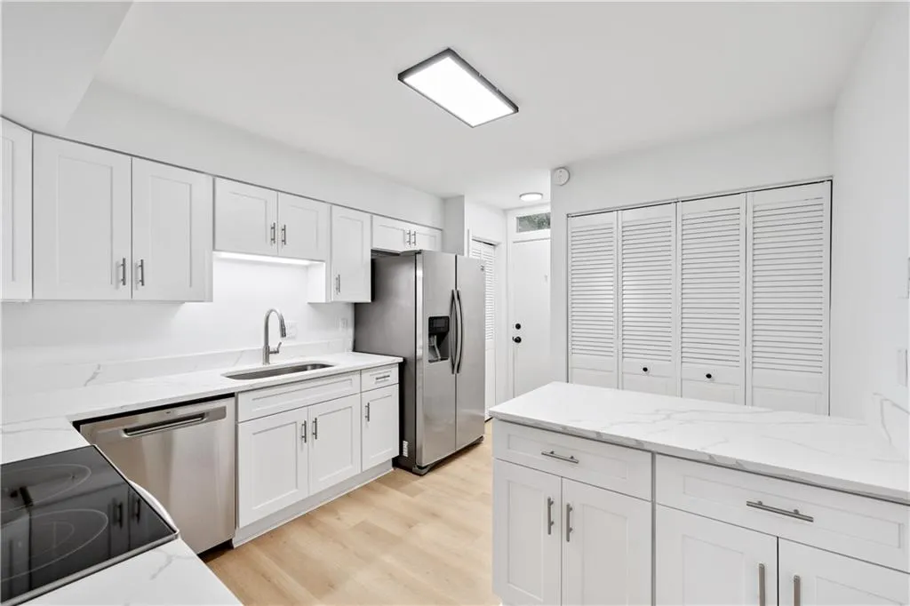 11 Forrest Place, Atlanta, Georgia 30328, 3 Bedrooms Bedrooms, ,3 BathroomsBathrooms,Residential,Sold,11 Forrest Place,7700680