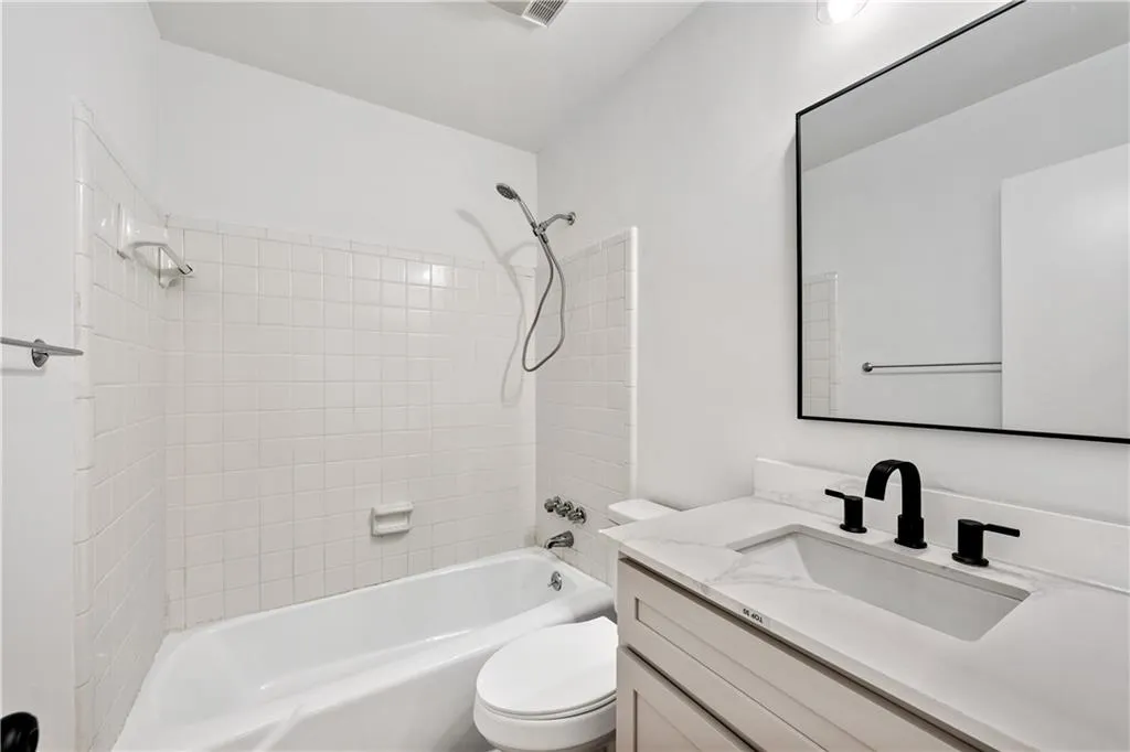 11 Forrest Place, Atlanta, Georgia 30328, 3 Bedrooms Bedrooms, ,3 BathroomsBathrooms,Residential,Sold,11 Forrest Place,7700680