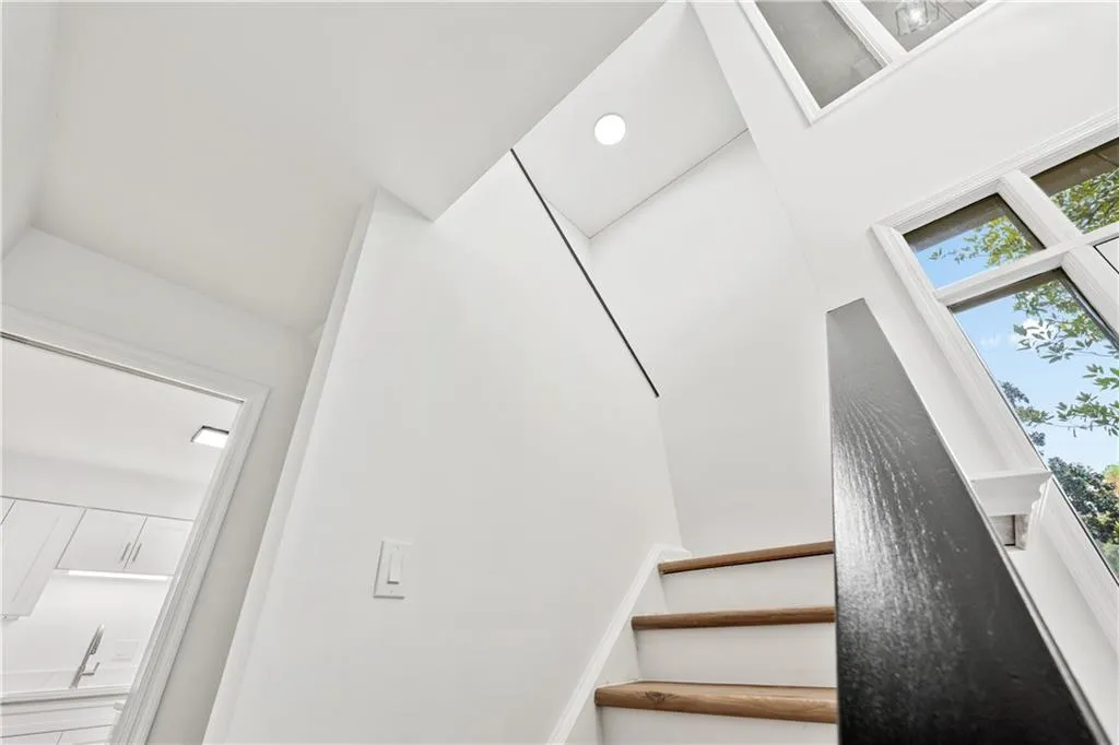 11 Forrest Place, Atlanta, Georgia 30328, 3 Bedrooms Bedrooms, ,3 BathroomsBathrooms,Residential,Sold,11 Forrest Place,7700680
