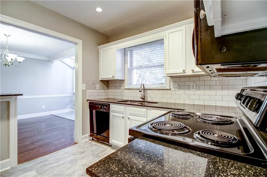 7500 Roswell Road Unit 78, Atlanta, Georgia 30350, 3 Bedrooms Bedrooms, ,2 BathroomsBathrooms,Residential,Sold,7500 Roswell Road Unit 78,5616537