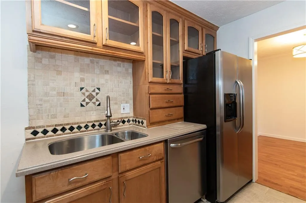 616 Summit North Drive Ne Unit 616, Atlanta, Georgia 30324, 2 Bedrooms Bedrooms, 0 ,2 BathroomsBathrooms,Residential,For Sale,616 Summit North Drive Ne Unit 616,7694238