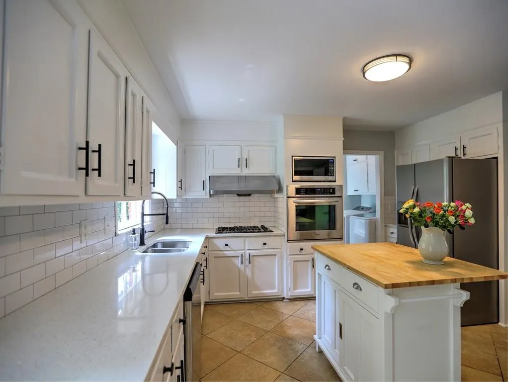 291 Dalrymple Road, Atlanta, Georgia 30328, 4 Bedrooms Bedrooms, ,2 BathroomsBathrooms,Residential,Sold,291 Dalrymple Road,6943656