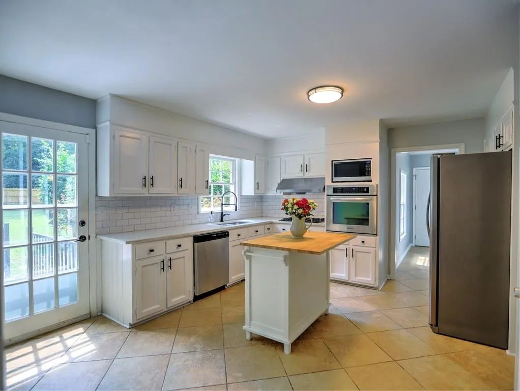 291 Dalrymple Road, Atlanta, Georgia 30328, 4 Bedrooms Bedrooms, ,2 BathroomsBathrooms,Residential,Sold,291 Dalrymple Road,6943656