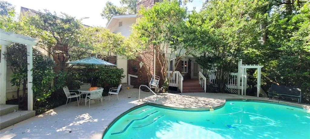 264 Devonwood Drive, Atlanta, Georgia 30328, 4 Bedrooms Bedrooms, ,4 BathroomsBathrooms,Residential,Sold,264 Devonwood Drive,6937452