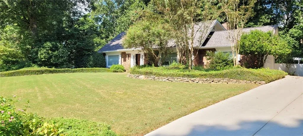 264 Devonwood Drive, Atlanta, Georgia 30328, 4 Bedrooms Bedrooms, ,4 BathroomsBathrooms,Residential,Sold,264 Devonwood Drive,6937452