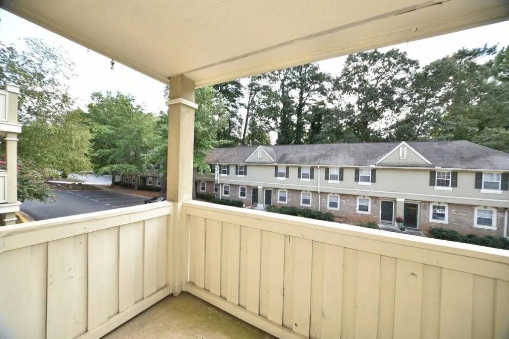 6900 Roswell Road Unit Q8, Atlanta, Georgia 30328, 2 Bedrooms Bedrooms, ,2 BathroomsBathrooms,Residential,Sold,6900 Roswell Road Unit Q8,5748410