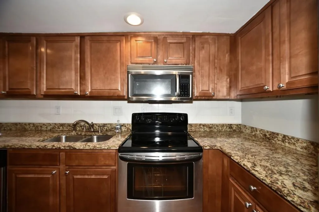 6900 Roswell Road Unit Q8, Atlanta, Georgia 30328, 2 Bedrooms Bedrooms, ,2 BathroomsBathrooms,Residential,Sold,6900 Roswell Road Unit Q8,5748410