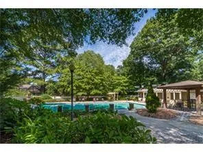 6900 Roswell Road Unit Q8, Atlanta, Georgia 30328, 2 Bedrooms Bedrooms, ,2 BathroomsBathrooms,Residential,Sold,6900 Roswell Road Unit Q8,5748410