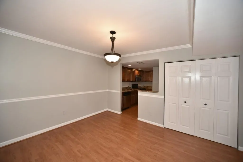 6900 Roswell Road Unit Q8, Atlanta, Georgia 30328, 2 Bedrooms Bedrooms, ,2 BathroomsBathrooms,Residential,Sold,6900 Roswell Road Unit Q8,5748410