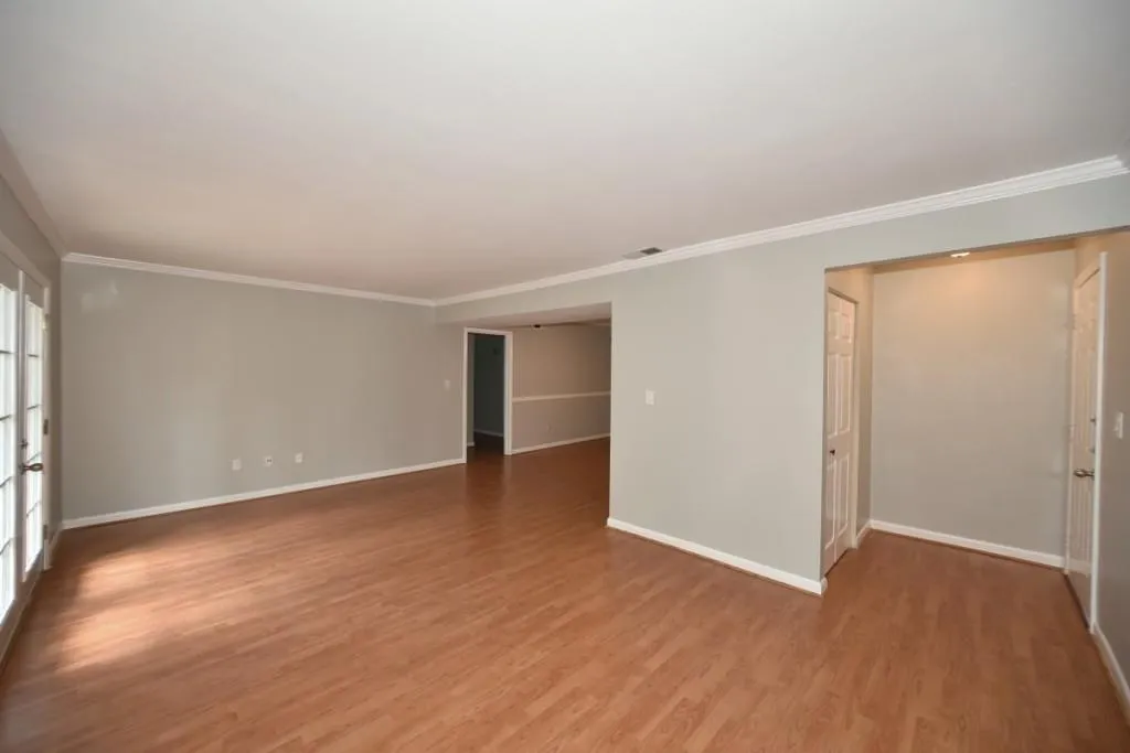 6900 Roswell Road Unit Q8, Atlanta, Georgia 30328, 2 Bedrooms Bedrooms, ,2 BathroomsBathrooms,Residential,Sold,6900 Roswell Road Unit Q8,5748410