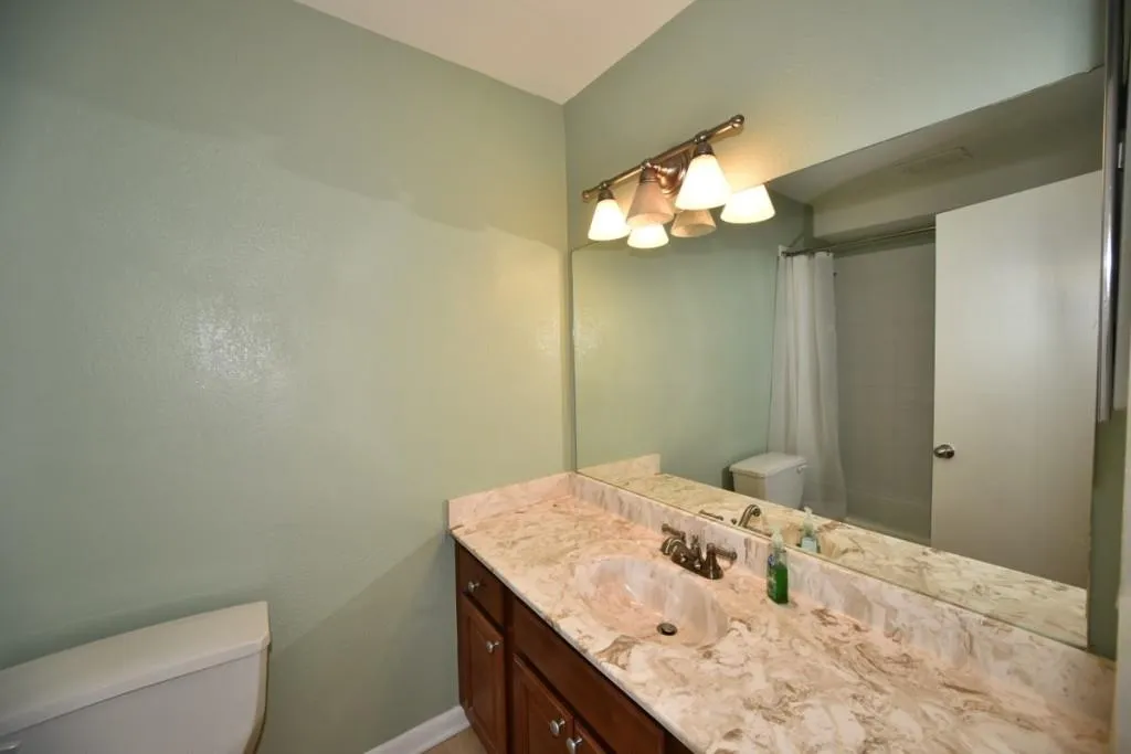 6900 Roswell Road Unit Q8, Atlanta, Georgia 30328, 2 Bedrooms Bedrooms, ,2 BathroomsBathrooms,Residential,Sold,6900 Roswell Road Unit Q8,5748410