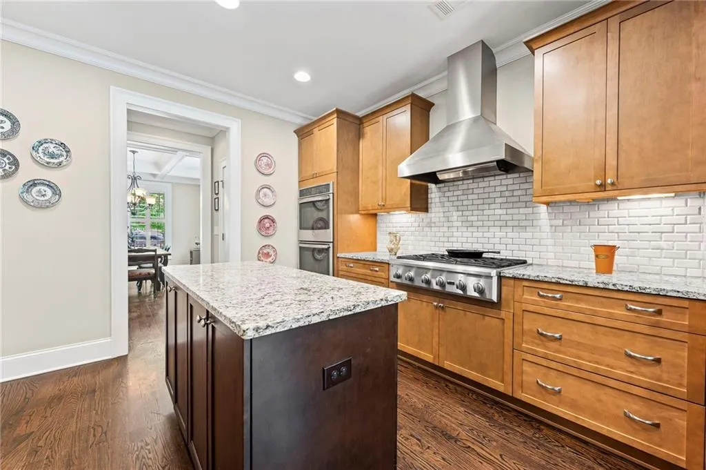 2292 Pembrook Place Ne, Atlanta, Georgia 30324, 4 Bedrooms Bedrooms, ,4 BathroomsBathrooms,Residential,For Sale,2292 Pembrook Place Ne,7619749