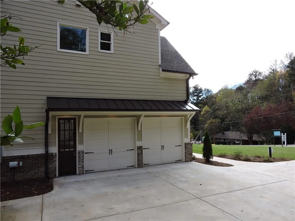 6049 Kayron Drive, Atlanta, Georgia 30328, 5 Bedrooms Bedrooms, ,4 BathroomsBathrooms,Residential,Sold,6049 Kayron Drive,5633642