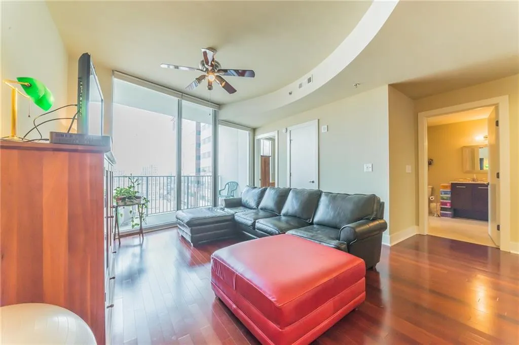 20 10th Street Nw Unit 1802, Atlanta, Georgia 30309, 1 Bedroom Bedrooms, ,1 BathroomBathrooms,Residential,Sold,20 10th Street Nw Unit 1802,5982778