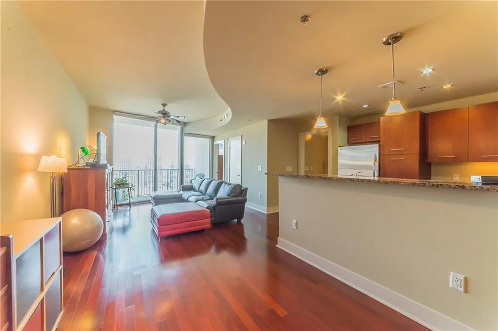20 10th Street Nw Unit 1802, Atlanta, Georgia 30309, 1 Bedroom Bedrooms, ,1 BathroomBathrooms,Residential,Sold,20 10th Street Nw Unit 1802,5982778
