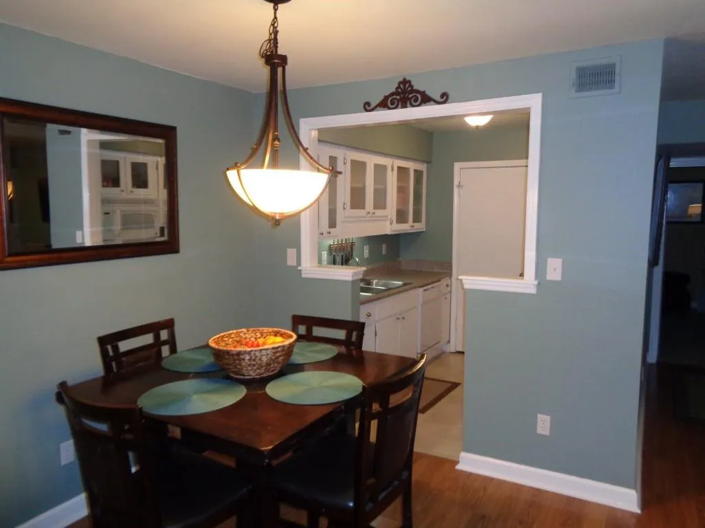 1512 Wingate Way, Sandy Springs, Georgia 30350, 2 Bedrooms Bedrooms, ,2 BathroomsBathrooms,Residential,Sold,1512 Wingate Way,6013528