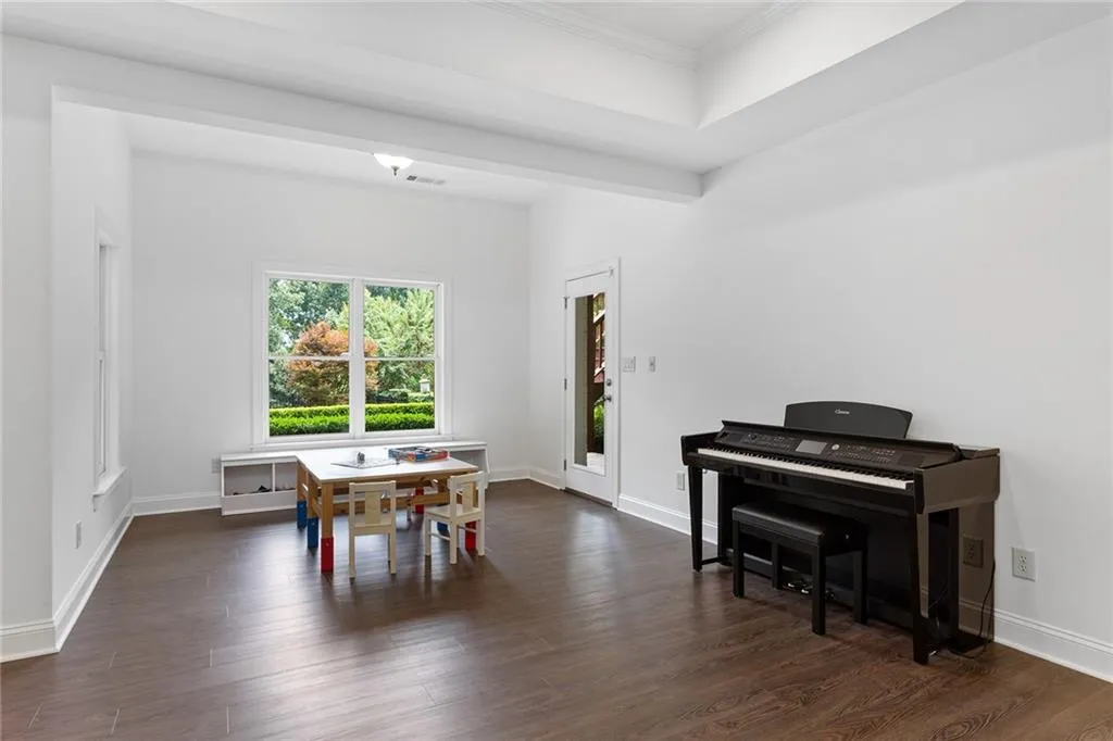 153 Mystic Place, Atlanta, Georgia 30342, 6 Bedrooms Bedrooms, ,6 BathroomsBathrooms,Residential,Sold,153 Mystic Place,7357619