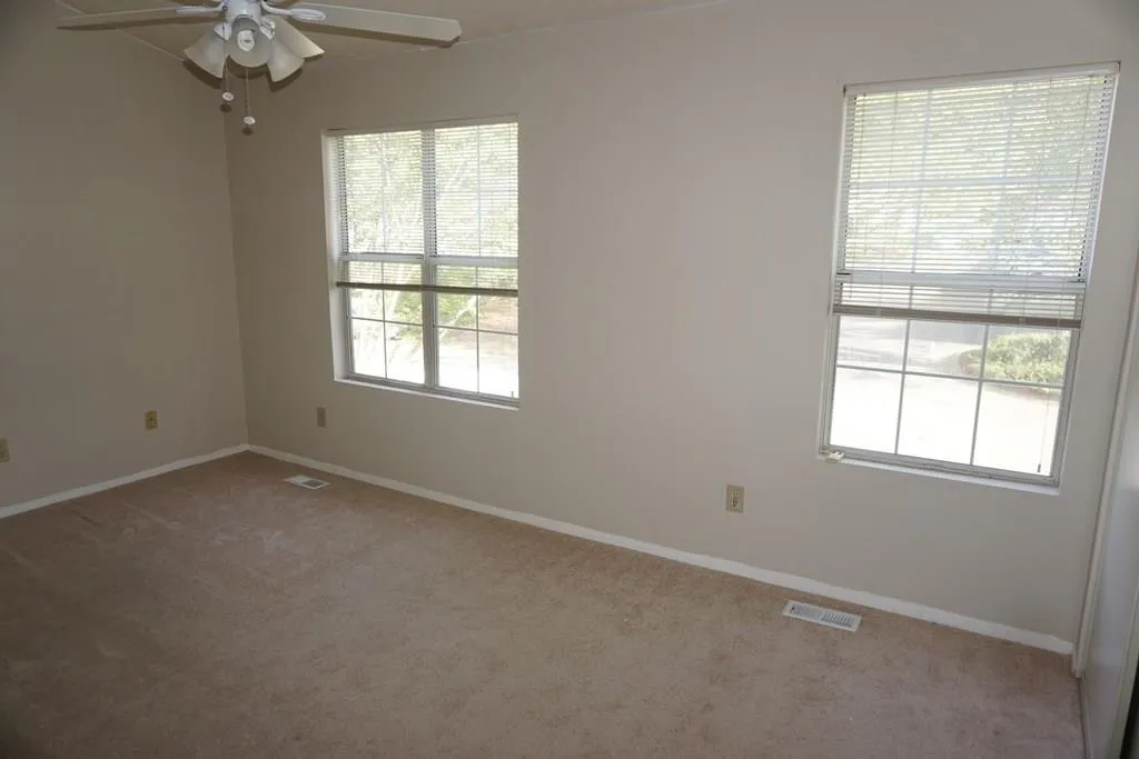 2205 Queen Anne Court Unit 2205, Atlanta, Georgia 30350, 2 Bedrooms Bedrooms, ,2 BathroomsBathrooms,Residential,Sold,2205 Queen Anne Court Unit 2205,5854980