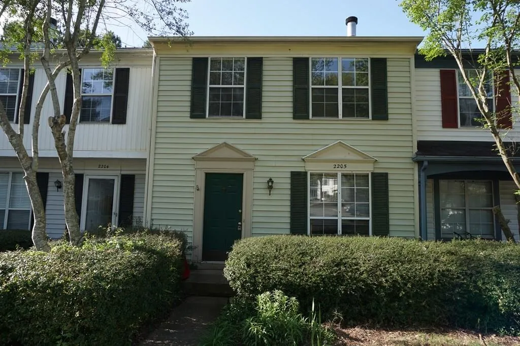 2205 Queen Anne Court Unit 2205, Atlanta, Georgia 30350, 2 Bedrooms Bedrooms, ,2 BathroomsBathrooms,Residential,Sold,2205 Queen Anne Court Unit 2205,5854980