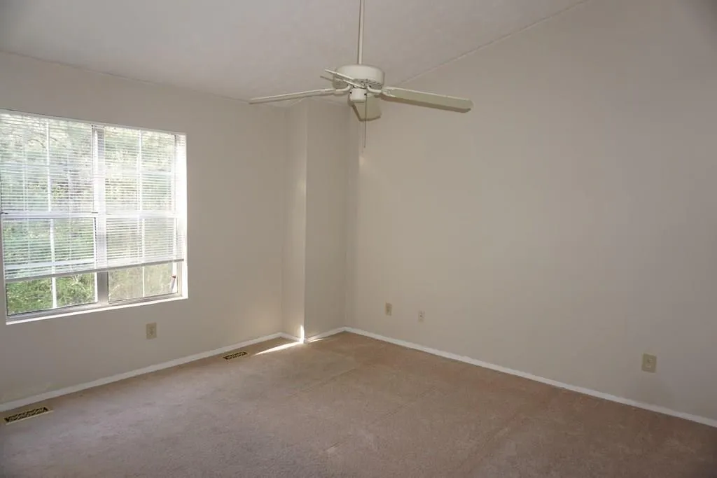 2205 Queen Anne Court Unit 2205, Atlanta, Georgia 30350, 2 Bedrooms Bedrooms, ,2 BathroomsBathrooms,Residential,Sold,2205 Queen Anne Court Unit 2205,5854980