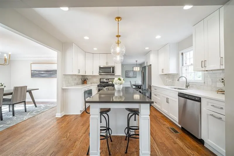 7609 Auden Trail, Sandy Springs, Georgia 30350, 5 Bedrooms Bedrooms, ,3 BathroomsBathrooms,Residential,Sold,7609 Auden Trail,7425018