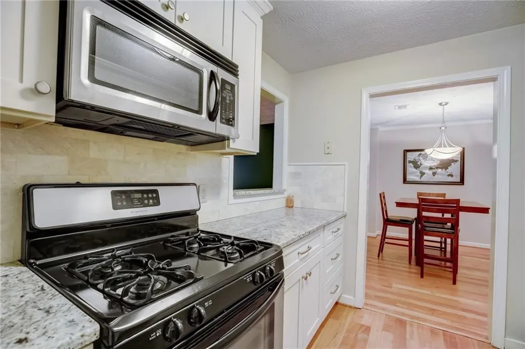 1605 Gettysburg Place Unit 1605, Sandy Springs, Georgia 30350, 2 Bedrooms Bedrooms, ,2 BathroomsBathrooms,Residential,Sold,1605 Gettysburg Place Unit 1605,7254308