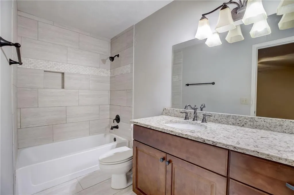 1605 Gettysburg Place Unit 1605, Sandy Springs, Georgia 30350, 2 Bedrooms Bedrooms, ,2 BathroomsBathrooms,Residential,Sold,1605 Gettysburg Place Unit 1605,7254308