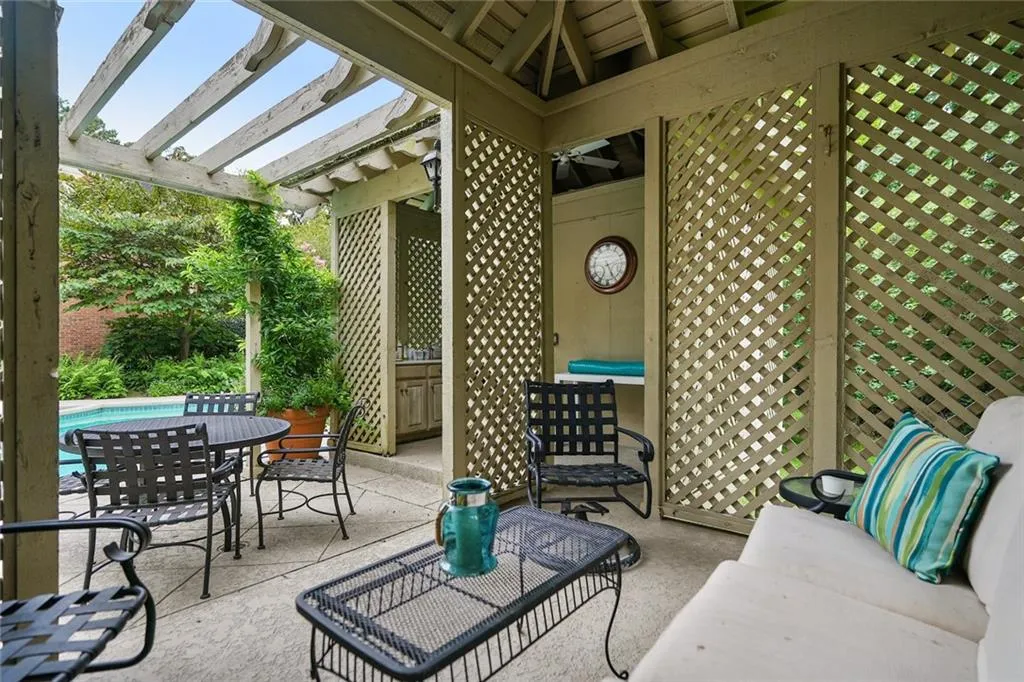 299 Glencastle Drive, Sandy Springs, Georgia 30327, 5 Bedrooms Bedrooms, ,4 BathroomsBathrooms,Residential,Sold,299 Glencastle Drive,7095068 299 Glencastle Drive, Sandy Springs, Georgia 30327, 5 Bedrooms Bedrooms, ,4 BathroomsBathrooms,Residential,Sold,299 Glencastle Drive,7095068