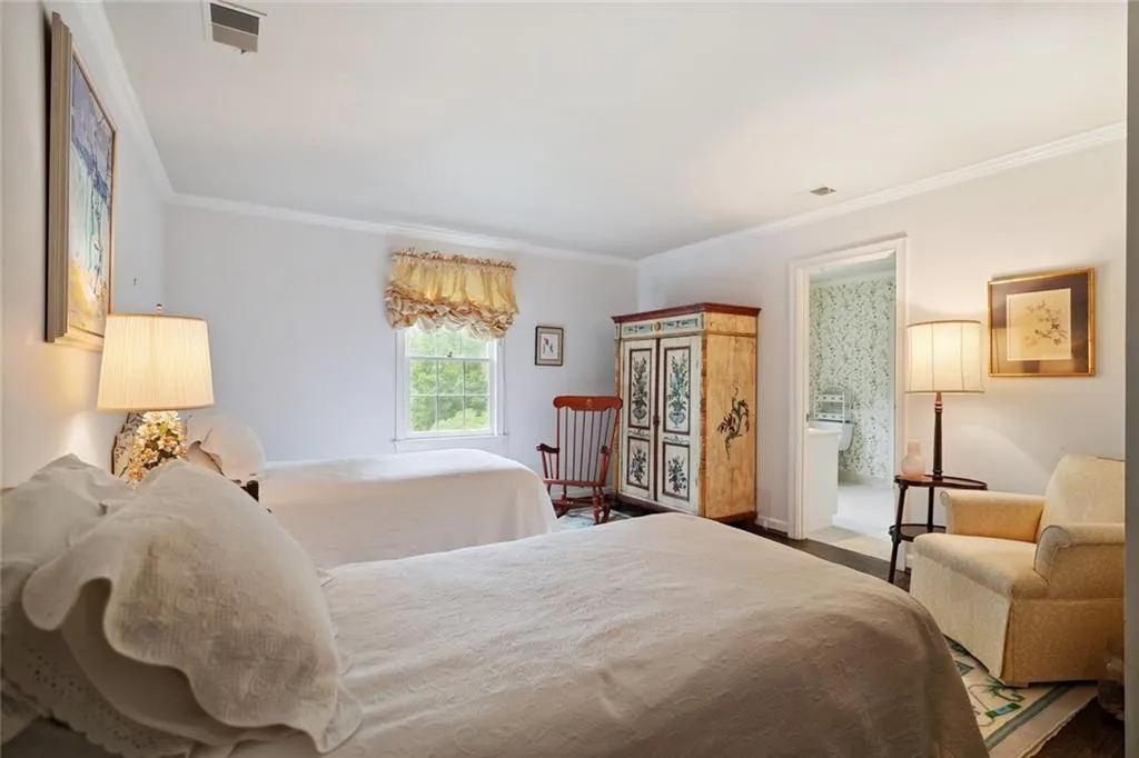 299 Glencastle Drive, Sandy Springs, Georgia 30327, 5 Bedrooms Bedrooms, ,4 BathroomsBathrooms,Residential,Sold,299 Glencastle Drive,7095068 299 Glencastle Drive, Sandy Springs, Georgia 30327, 5 Bedrooms Bedrooms, ,4 BathroomsBathrooms,Residential,Sold,299 Glencastle Drive,7095068