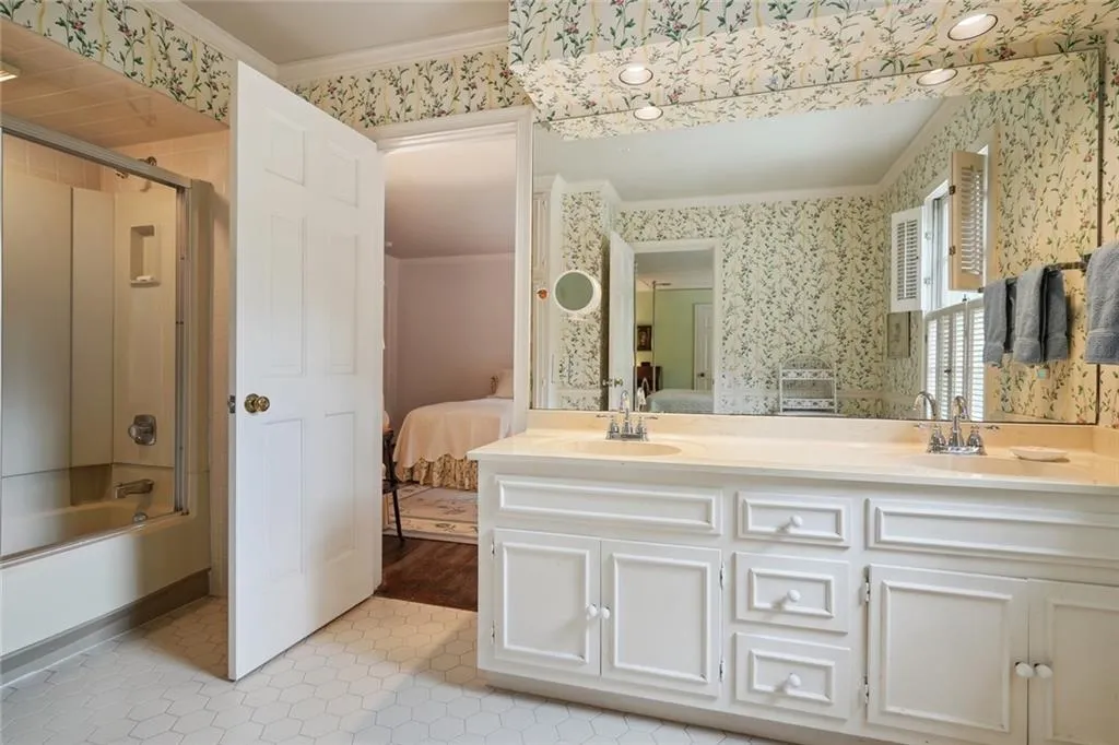 299 Glencastle Drive, Sandy Springs, Georgia 30327, 5 Bedrooms Bedrooms, ,4 BathroomsBathrooms,Residential,Sold,299 Glencastle Drive,7095068 299 Glencastle Drive, Sandy Springs, Georgia 30327, 5 Bedrooms Bedrooms, ,4 BathroomsBathrooms,Residential,Sold,299 Glencastle Drive,7095068