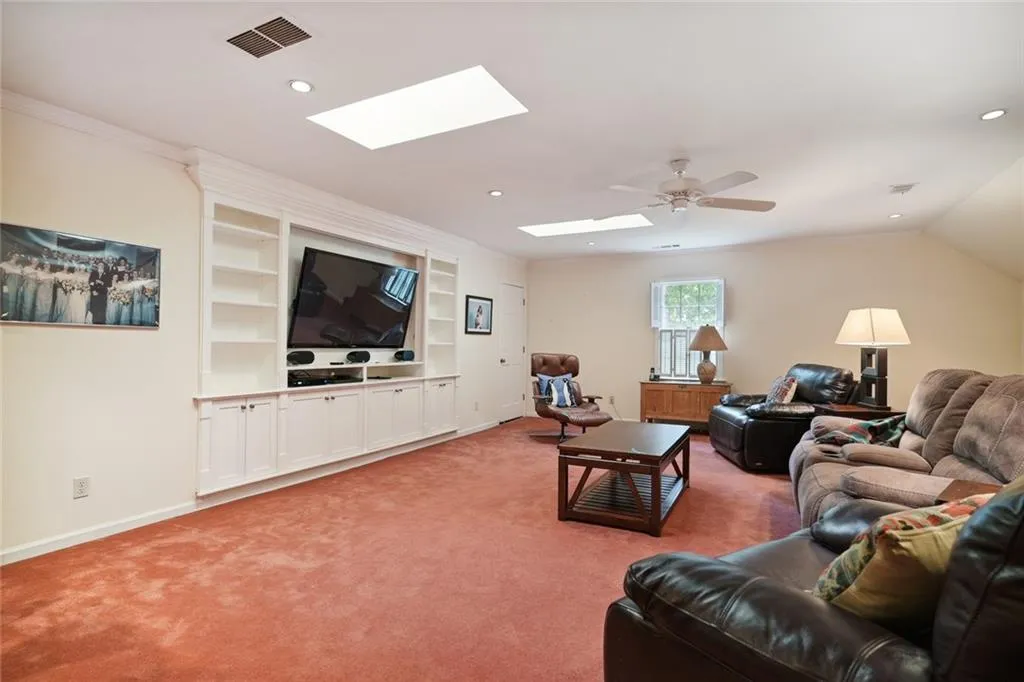 299 Glencastle Drive, Sandy Springs, Georgia 30327, 5 Bedrooms Bedrooms, ,4 BathroomsBathrooms,Residential,Sold,299 Glencastle Drive,7095068 299 Glencastle Drive, Sandy Springs, Georgia 30327, 5 Bedrooms Bedrooms, ,4 BathroomsBathrooms,Residential,Sold,299 Glencastle Drive,7095068