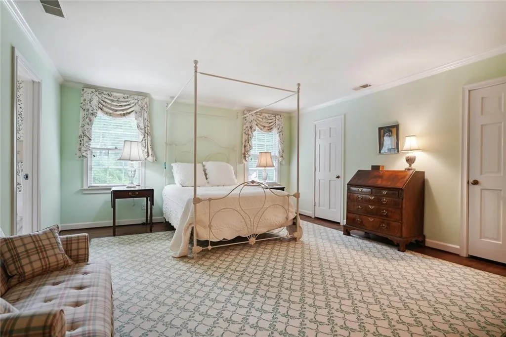 299 Glencastle Drive, Sandy Springs, Georgia 30327, 5 Bedrooms Bedrooms, ,4 BathroomsBathrooms,Residential,Sold,299 Glencastle Drive,7095068 299 Glencastle Drive, Sandy Springs, Georgia 30327, 5 Bedrooms Bedrooms, ,4 BathroomsBathrooms,Residential,Sold,299 Glencastle Drive,7095068